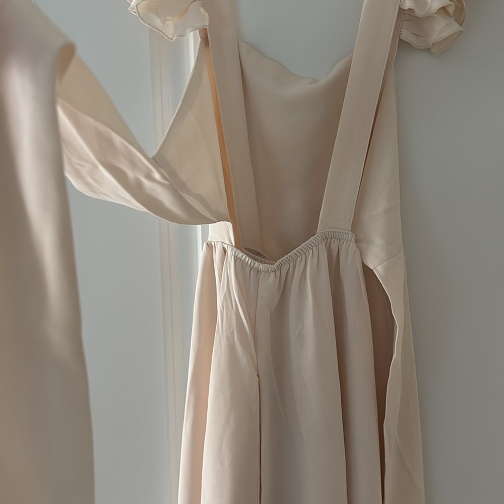 Elegant Cream Sleeveless Maxi Dress - Picture 6 of 7